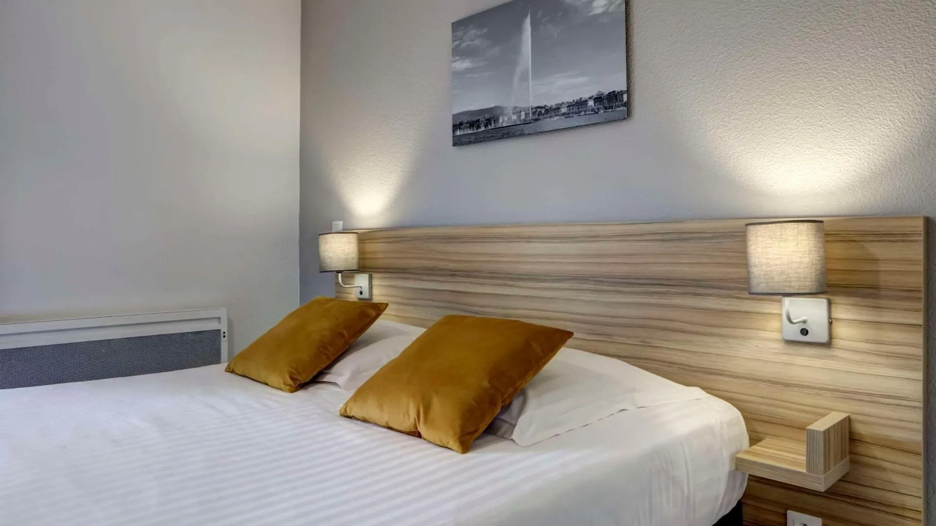 Zenitude Hôtel-Résidences L'Orée du Parc Divonne-les-Bains Hotel
