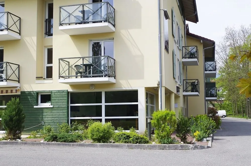 Zenitude Hôtel-Résidences L'Orée du Parc Divonne-les-Bains 3*,