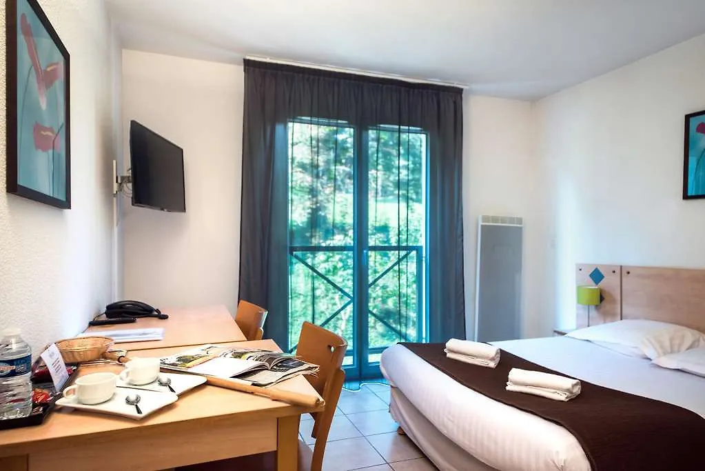 Zenitude Hôtel-Résidences L'Orée du Parc Divonne-les-Bains
