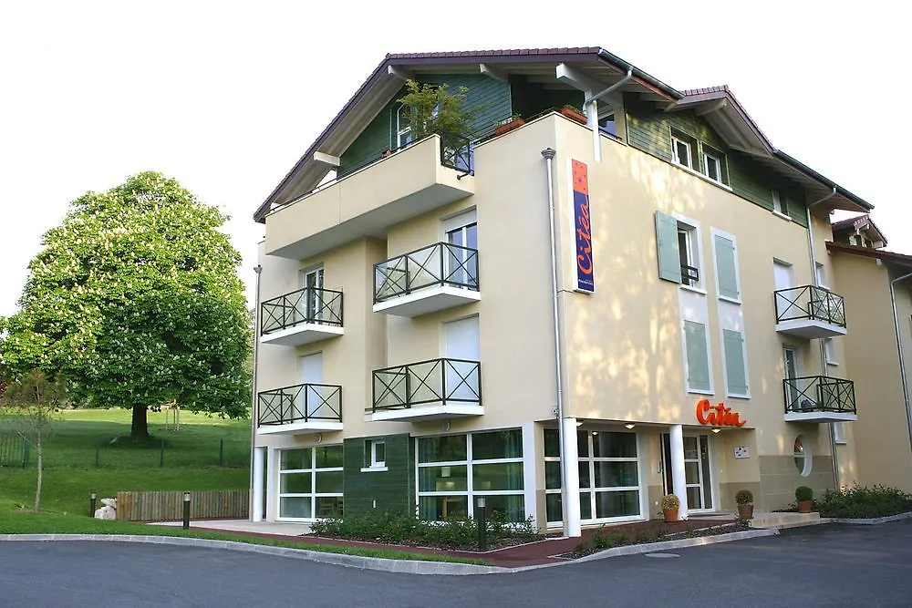 Zenitude Hôtel-Résidences L'Orée du Parc Divonne-les-Bains