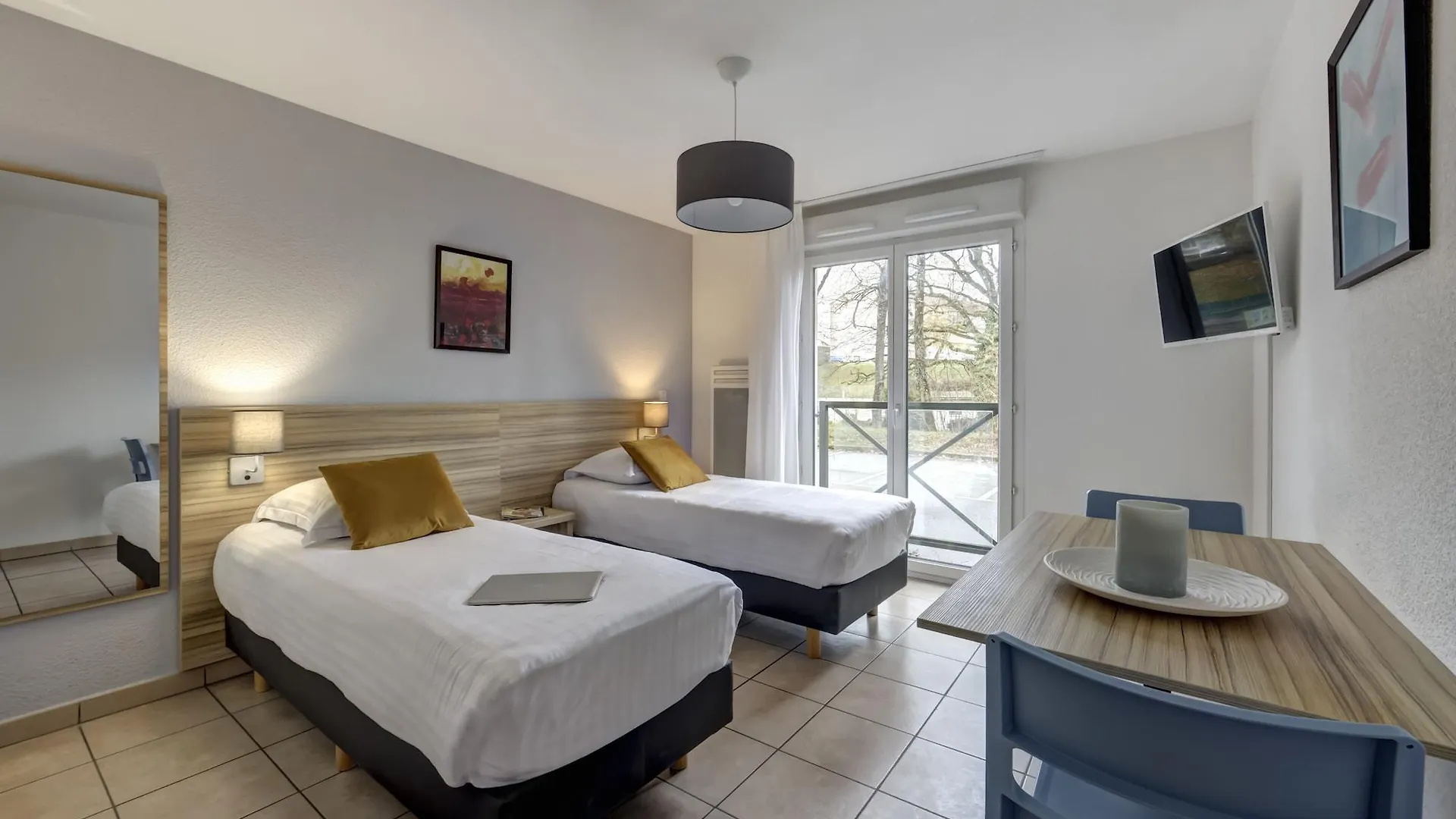 Zenitude Hôtel-Résidences L'Orée du Parc Divonne-les-Bains