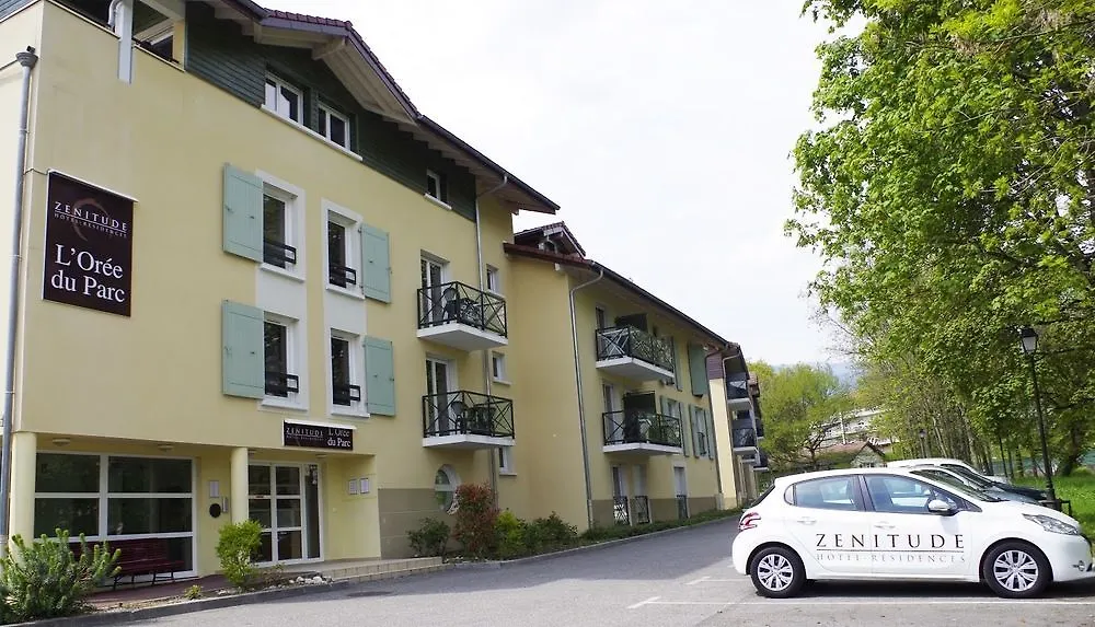 Zenitude Hôtel-Résidences L'Orée du Parc Divonne-les-Bains Hotel